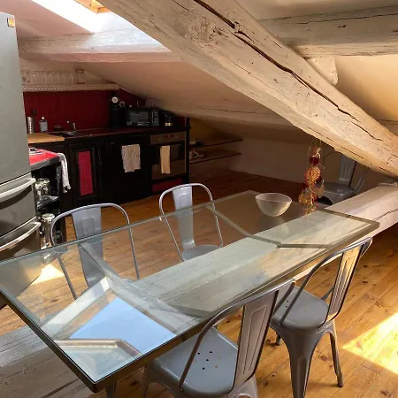 Atypique Sous Les Toits D'avignon Au Coeur De L'intra-muros Avec Parking Apartment *