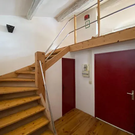 Apartment Atypique Sous Les Toits D'avignon Au Coeur De L'intra-muros Avec Parking Avignon
