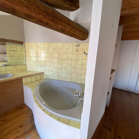 Apartment Atypique Sous Les Toits D'avignon Au Coeur De L'intra-muros Avec Parking Avignon